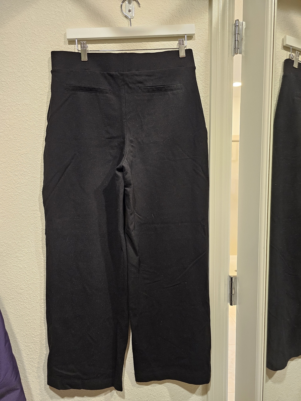 Quince Ultra-Stretch Ponte Wide Leg Pants – Black – L Regular - Picture 2 of 4